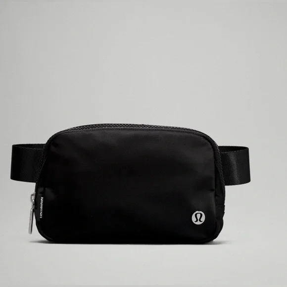 BNWT Lululemon Everywhere Belt Bag Black 1 Litre - Picture 1 of 10